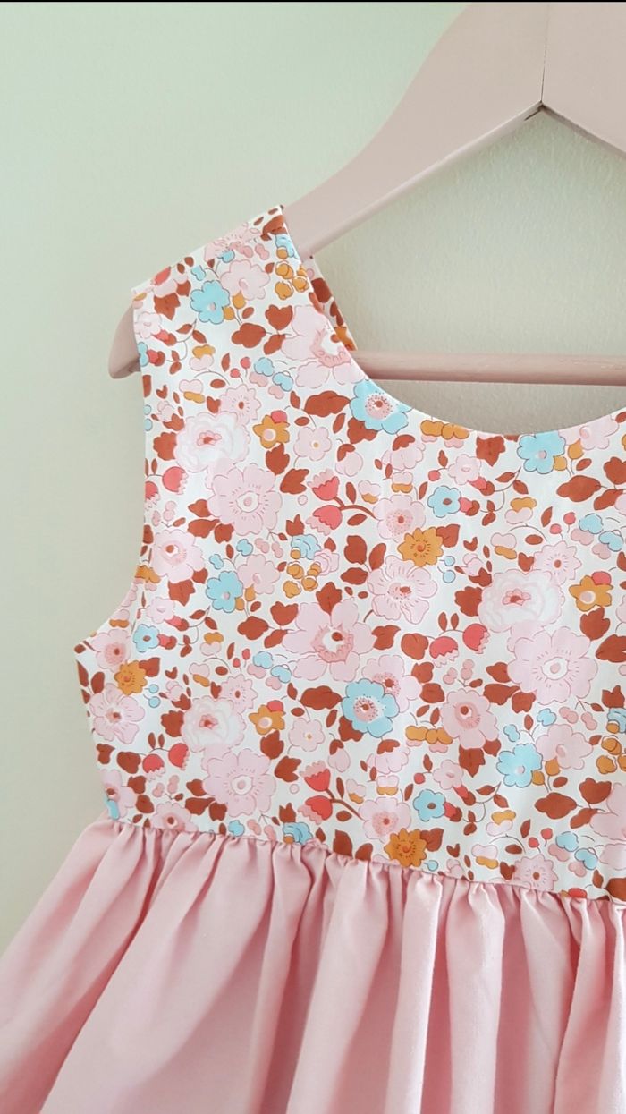 Robe Liberty taille  7 ans 🪷 - photo numéro 4