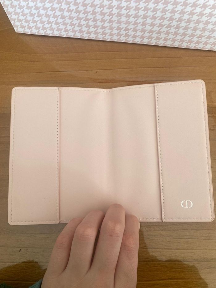 Protège passeport Dior - photo numéro 2
