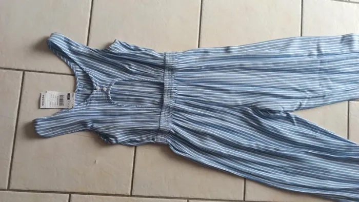 Combinaison longue gémo bleue et blanche rayée neuve 12 ans - photo numéro 5