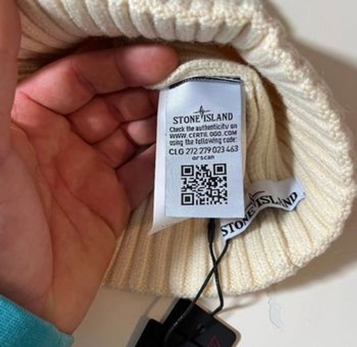 Bonnet stone island crème neuf - photo numéro 3