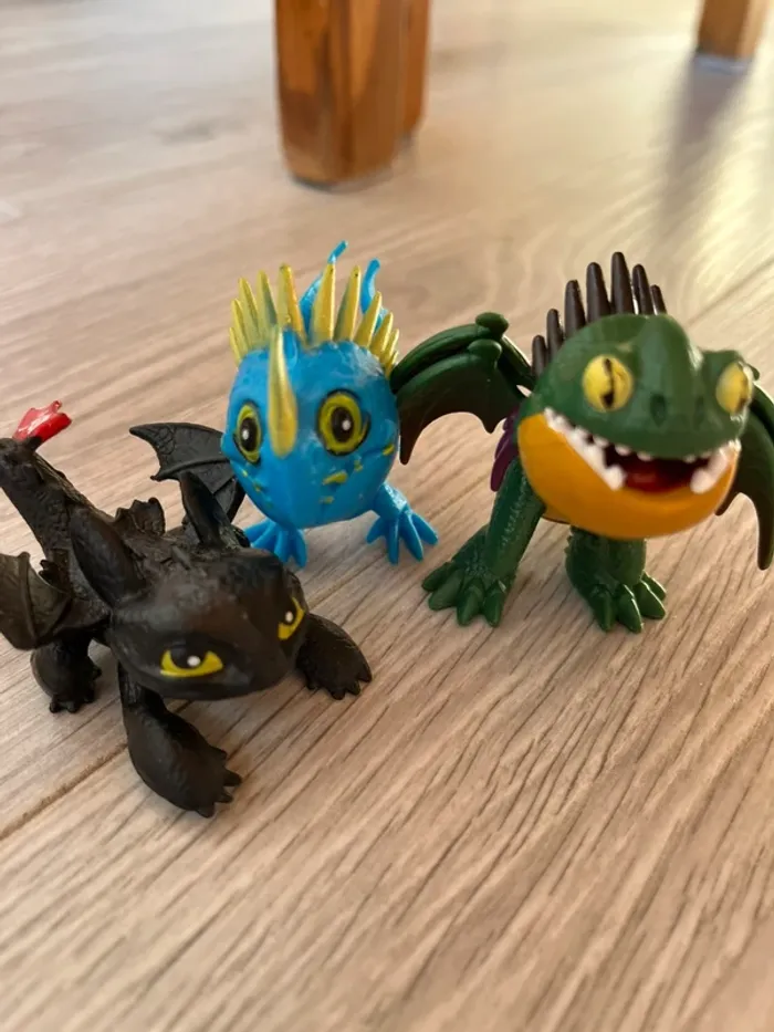 Lot de figurines dragons