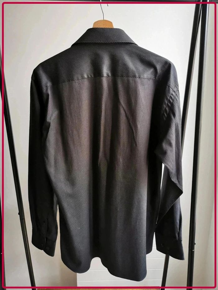 Chemise noire - photo numéro 4