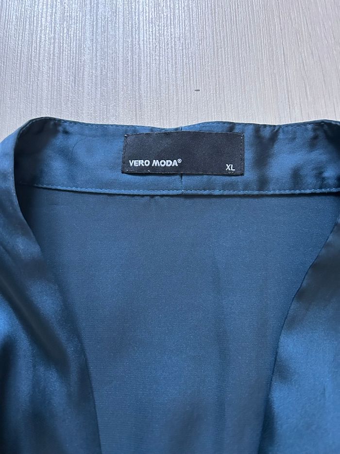 Robe de soirée satinée - photo numéro 4