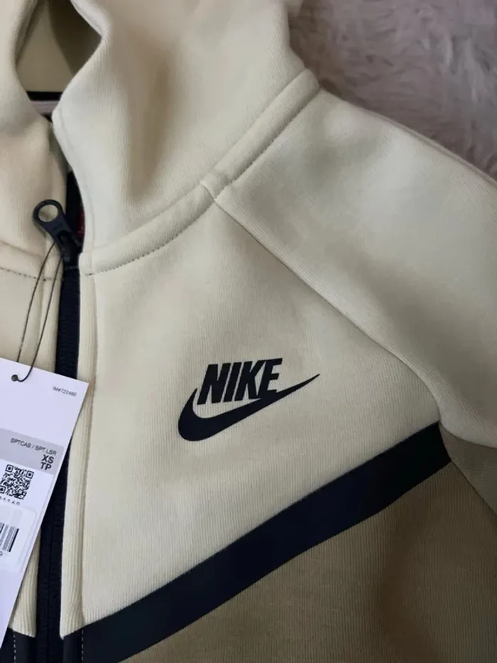 Veste Nike tech - photo numéro 3