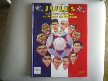 JULES PRESENTE L4EQUIPE DE FRANCE DE FOOTBALL
