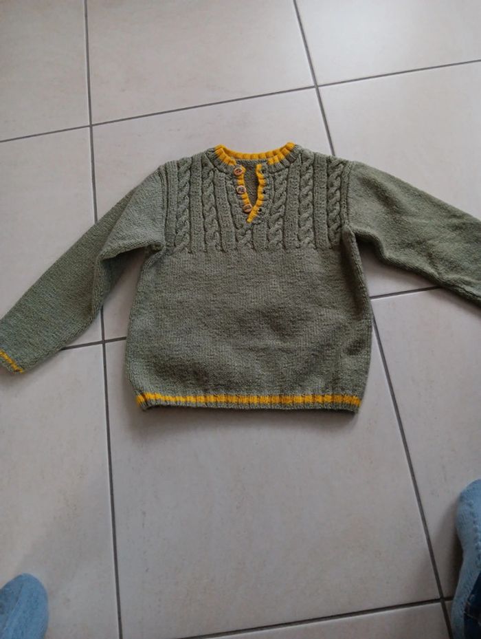 Pull fait main taille 8 ans