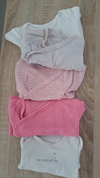 Lot de bodies 1 mois