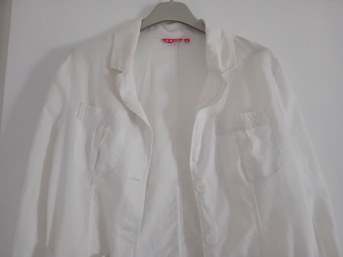 Veste blanche - photo numéro 2