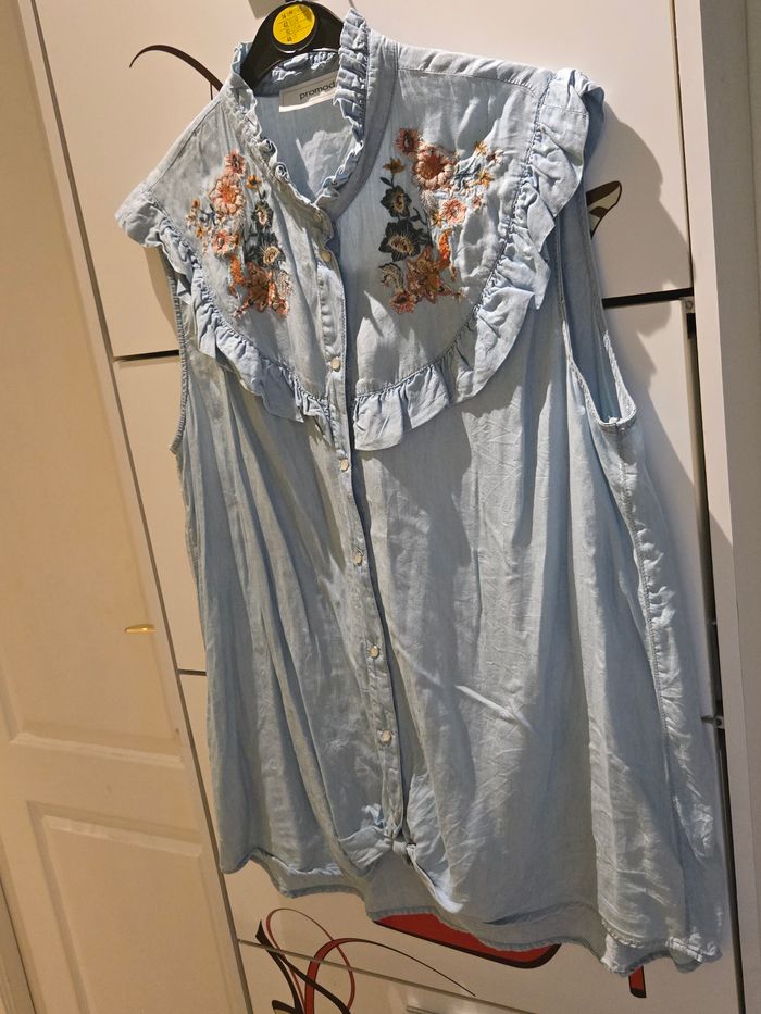 Blouse sans manches en lyocell avec 🌸 brodées T.44/46 Promod neuve