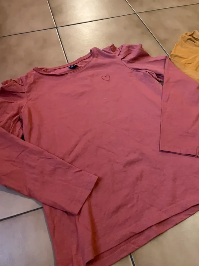 Lot 2 t shirts fille 12 ans - photo numéro 4