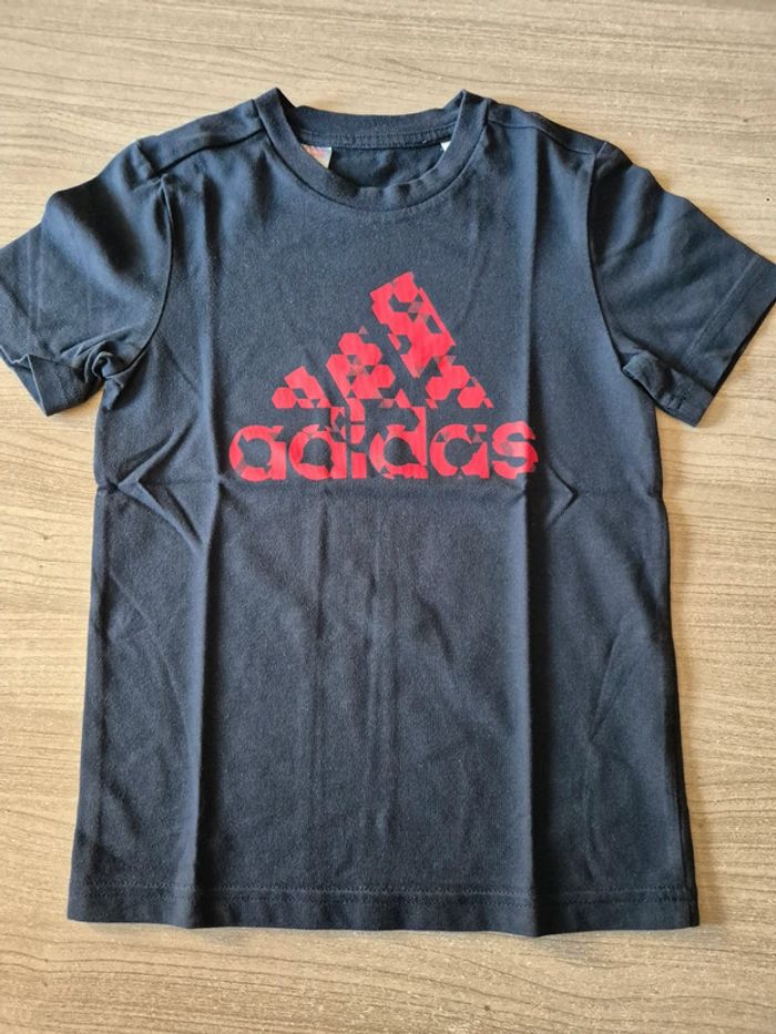 T-shirt adidas