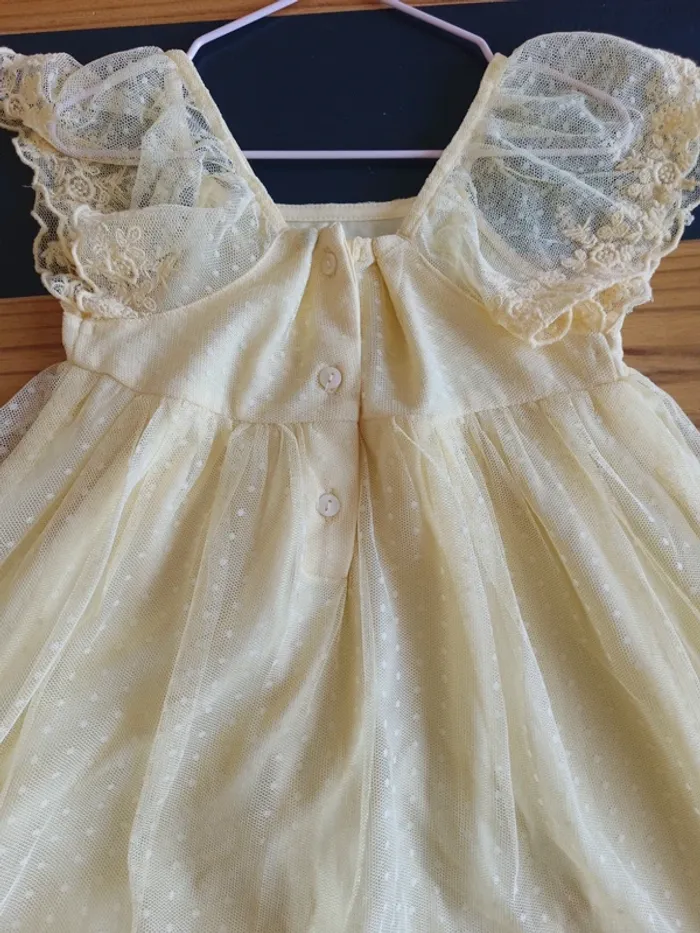 Magnifique robe dentelle jaune - photo numéro 6