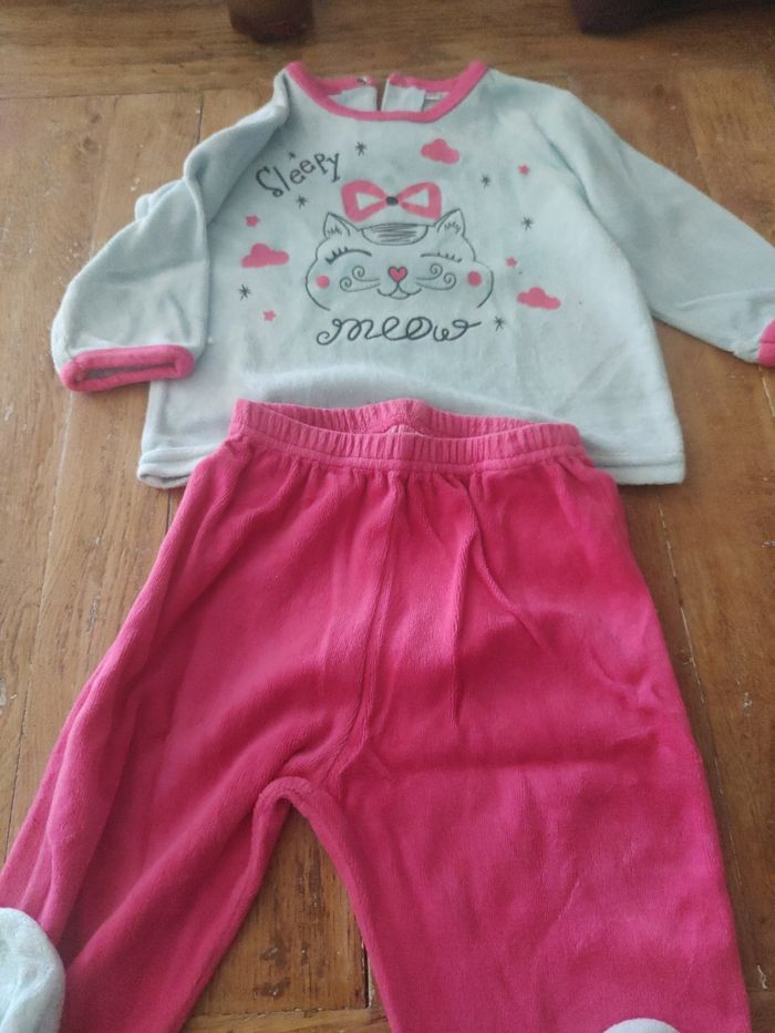 Lot 4 pyjamas 12 mois - photo numéro 5