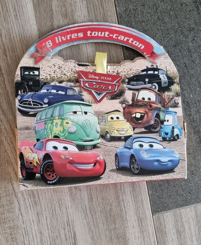 Lot de 8 mini livres carq flash mc Queen Disney Pixar