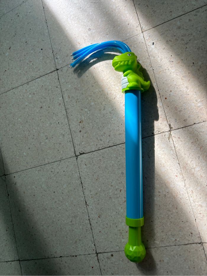 Pistolet à eau dinosaure neuf - photo numéro 2