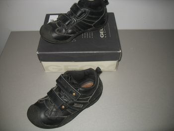 CHAUSSURES NOIRES A SCRATCH GARÇON "GEOX" - P31 - n°02