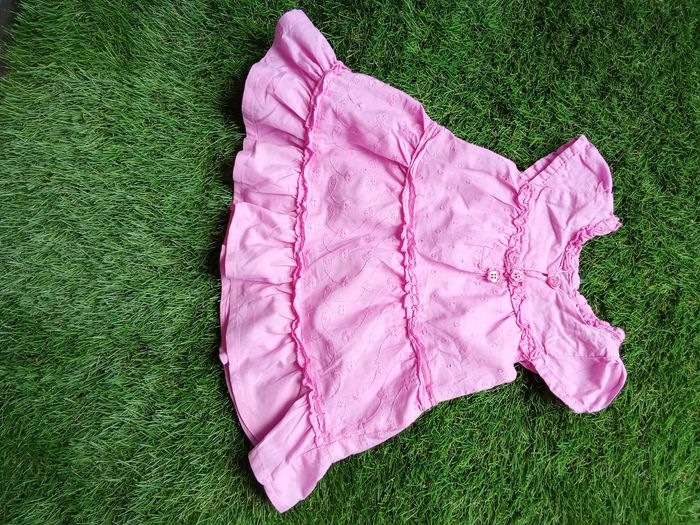 Robe rose à volant