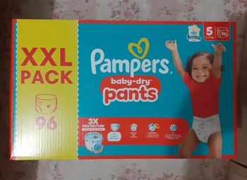 Couches Pampers pants
