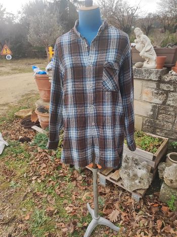 Chemise a carreaux longues