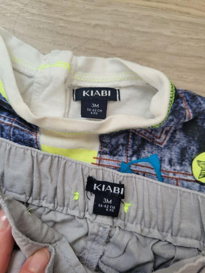 Ensemble t-sirt pantalon et bretelles