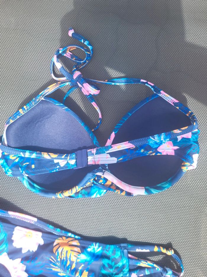 Superbe maillot de bain - photo numéro 2