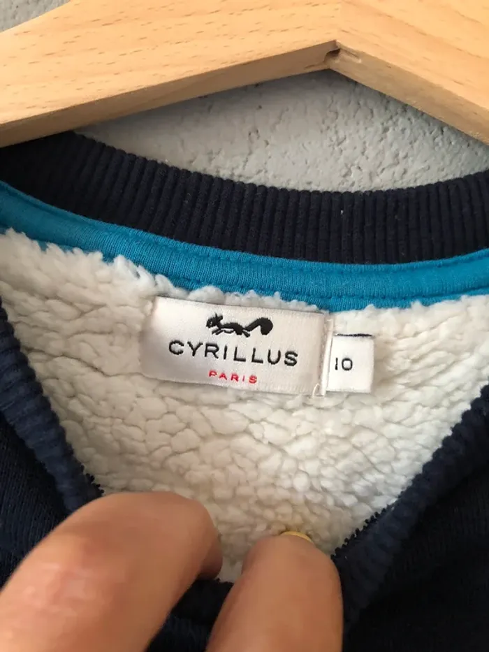 Sweat tres chaud Cyrillus 10ans 🚗 - photo numéro 6