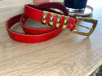 Ceinture en cuir rouge