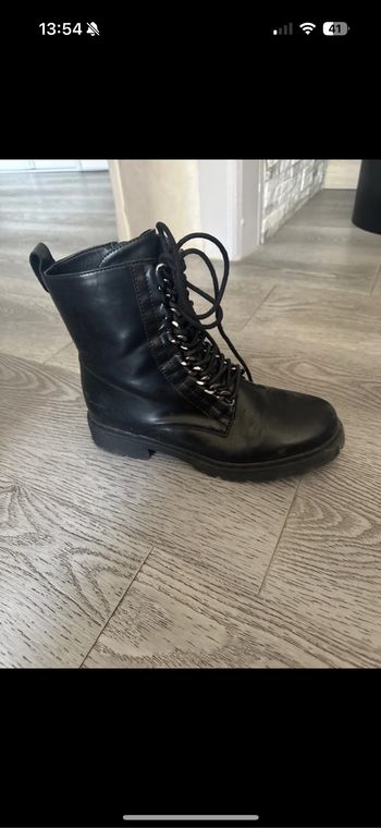 Bottines noires à lacets