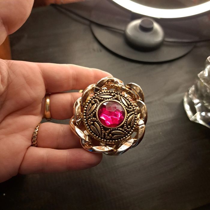Collier gros médaillon rose et doré - photo numéro 12
