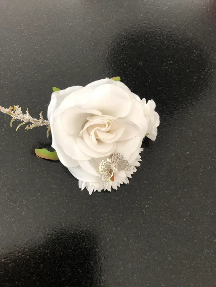 Barrette fleur blanche - photo numéro 4