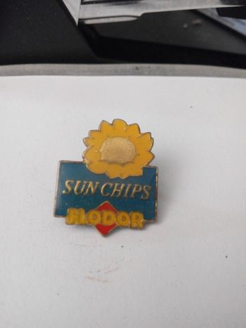 Faby27800 Pin's Flodor sun Chips
