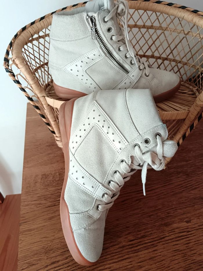 Baskets compensées en cuir daim | The Kooples | P. 39 - photo numéro 10