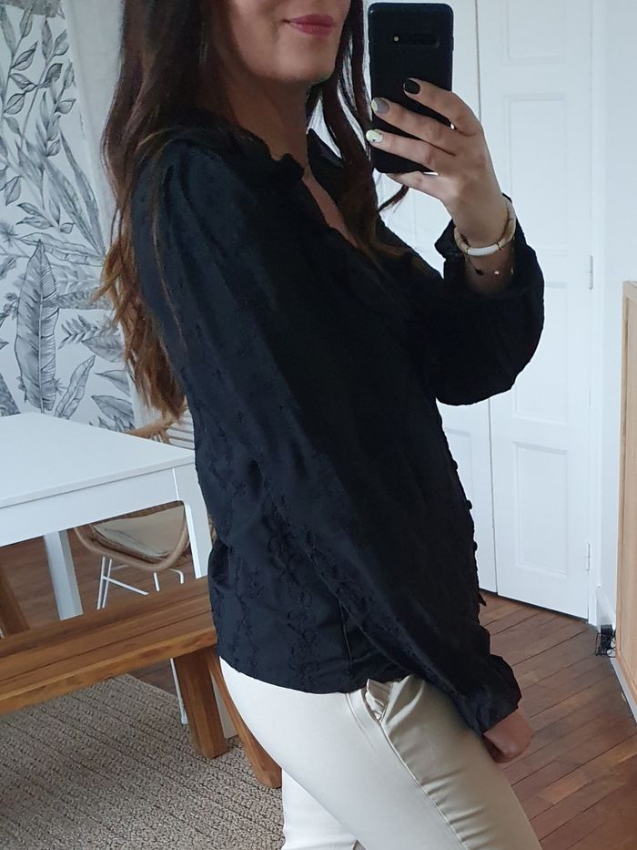 Blouse noire froufrous St Malo Taille S - photo numéro 4