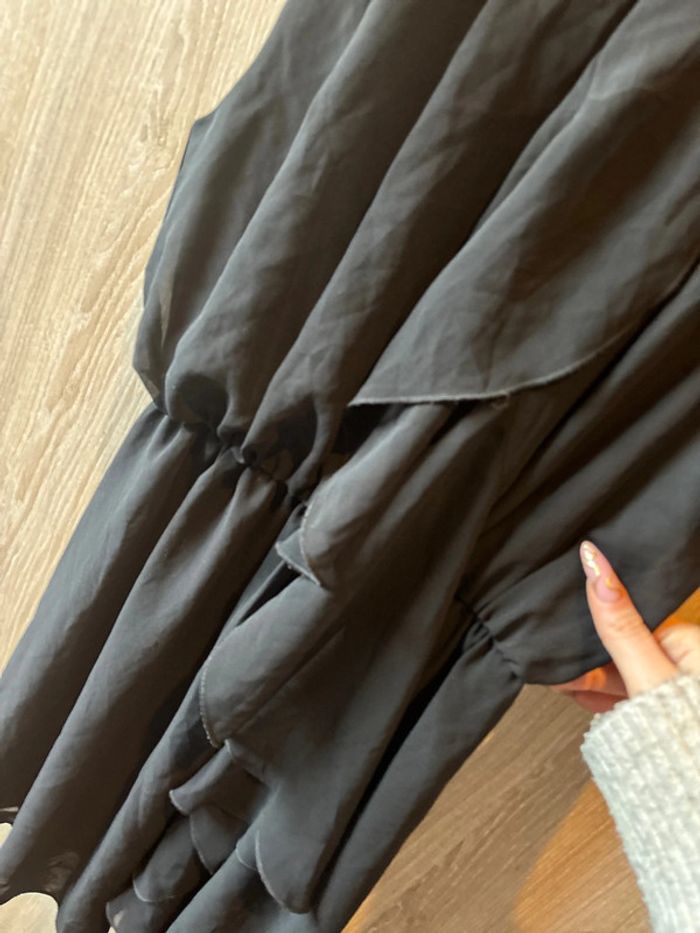 Petite robe noire courte à volants H&M - photo numéro 2