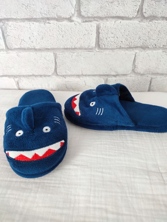 Chaussons en velours requin 30 - photo numéro 2