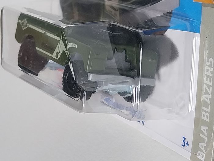 Hot Wheels Land Rover Série II Première Édition 2023 - photo numéro 4