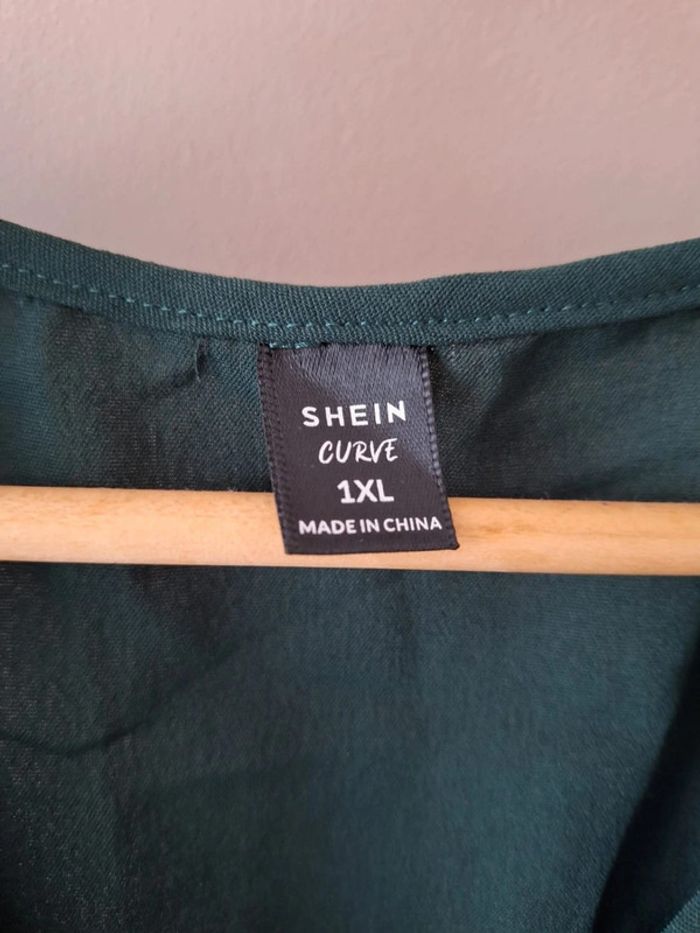 Blouse manches bouffantes à volant ceinturé - photo numéro 3