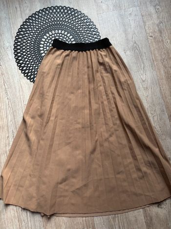 Jupe beige plissée camel
