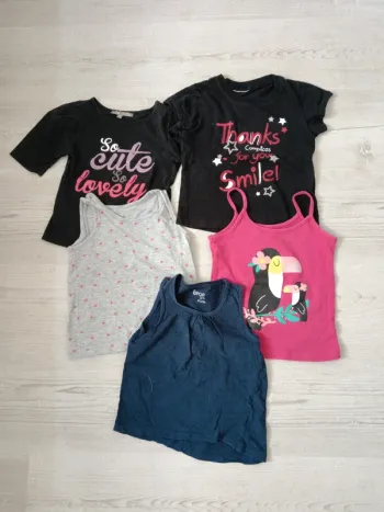 Lot 5 Tshirt manches courtes 4 ans