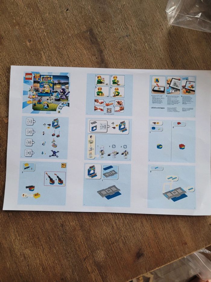 10770 lego disney Toy Story 4 Le carnaval en folie de Buzz et Woody - photo numéro 4