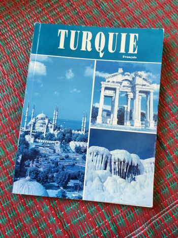 Turquie Français; archéologue Ilhan Aksit, livre illustré