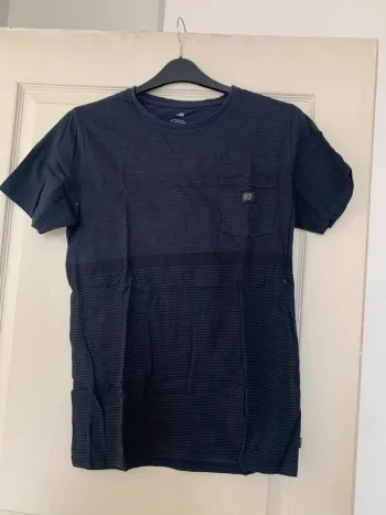 TEE shirt globe