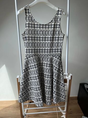 Robe à motifs femme Divided H&M taille 38 couleur bleu marine blanc état neuf