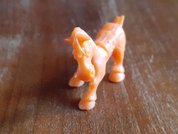 🍫 Jouet petit cheval Kinder - photo numéro 3