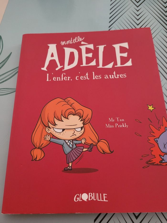 livre mortelle adèle l'enfer,c'est les autres  (7e)