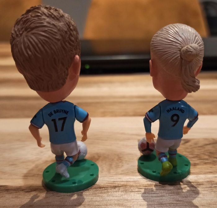 2 figurines foot Manchester City : Erling Haaland et Kévin de Bruyne - photo numéro 2