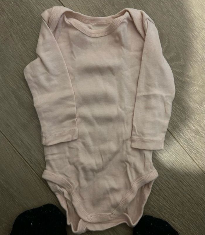 Lot de bodies - photo numéro 3