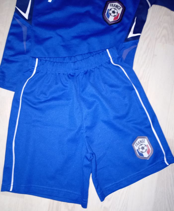 Ensemble de football Equipe de France n° 7 9th Avenue 
T. 134-140 cm - photo numéro 4