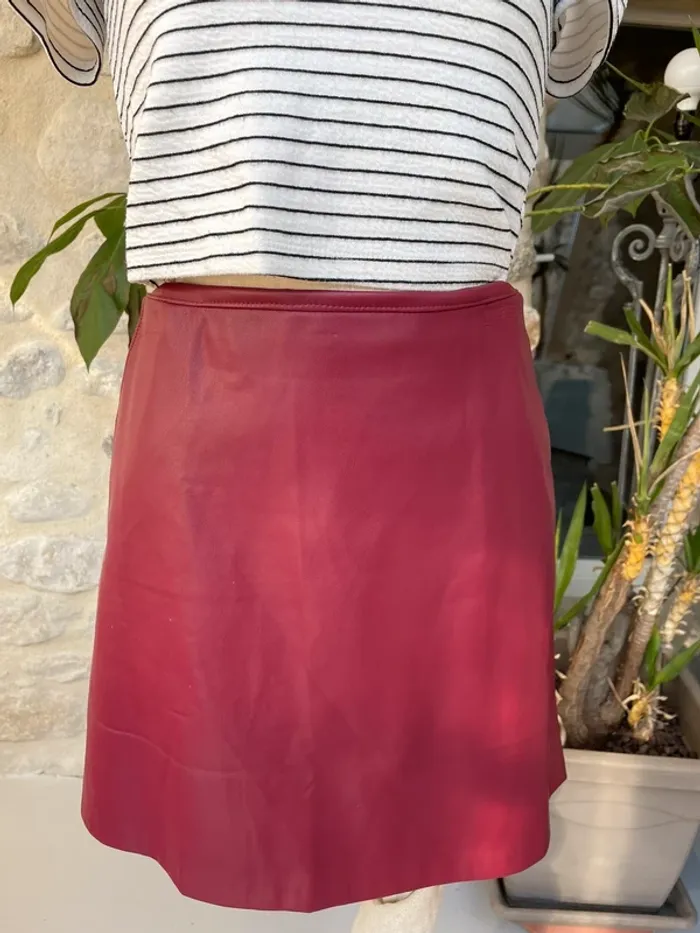 Pull & Bear - Jupe rouge simili cuir neuve à poches - photo numéro 2