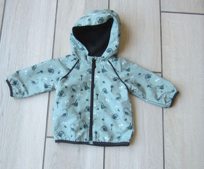 Blouson coupe/vent a capuche 6 mois